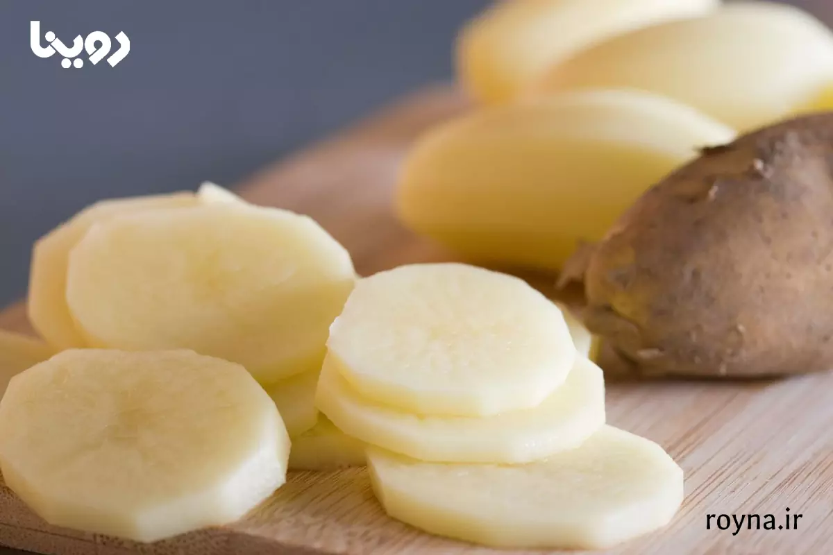 معجزه سفید شدن پوست در سه روز با سیب زمینی کاملا تضمینی 4 تهیه ماسک سیب زمینی برای روشن شدن پوست