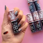 تست تینت لب قهوه ای کالر کاستل روی دست